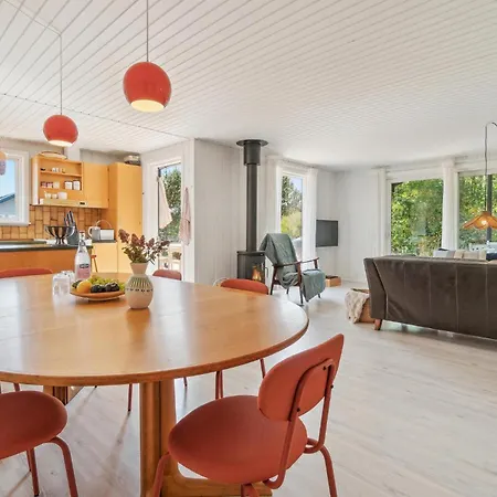 בית נופש Stunning In With Sauna *